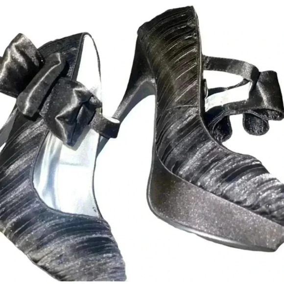 QUPID SATIN HEELS WITH BOWS - Picture 1 of 5